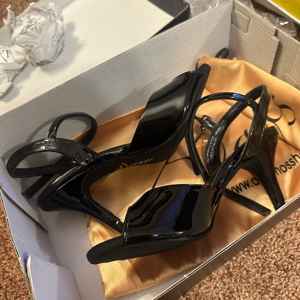 Argentine Tango Dance Heels Glossy Black